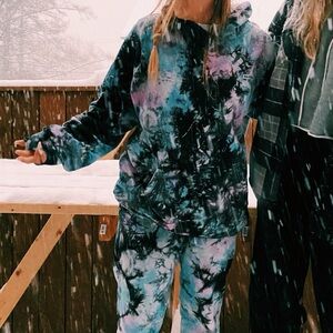 Talentless sweatshirt/pants set.